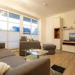 Appartement 6 Id 211 *